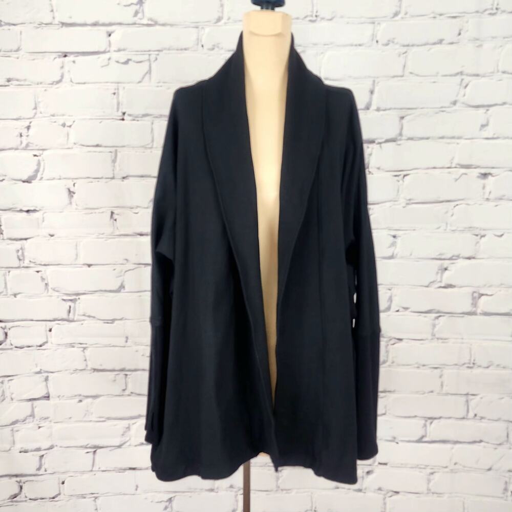 Lululemon Back In Action Wrap Women 8/10 Black Athleisure yoga gym workout comfy